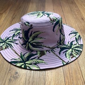 Brand new Solid & Striped reversible bucket hat